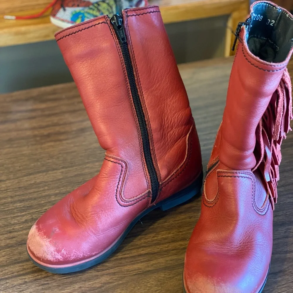 💜💜 Girls Distressed Red Cold Weather Boots Size 32 by Marelbo